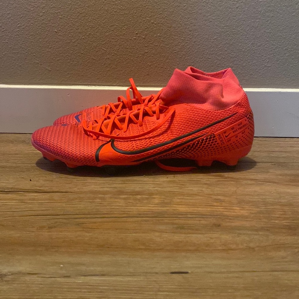 NIKE MERCURIAL SUPERFLY 7 SOCCER CLEATS SIZE 11.5